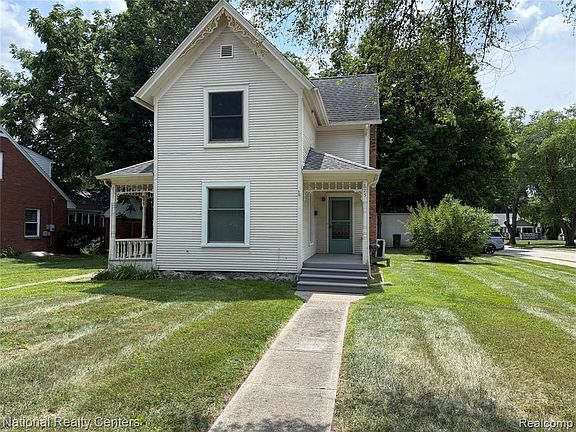 2nd image of 825 W Main St
