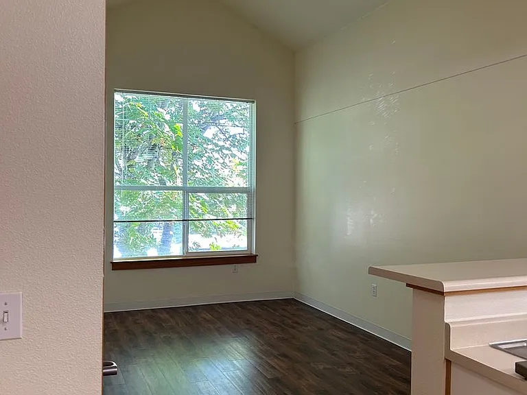 2200 NW Jackson Ave #214 — Photo 13