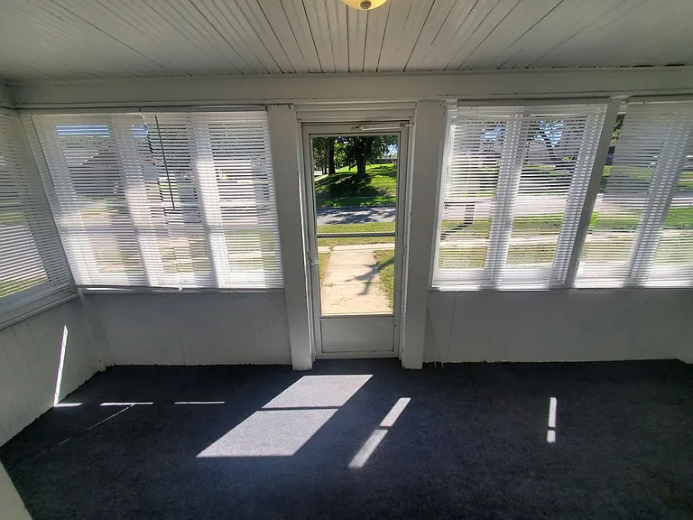 150 E Douglas Ave — Photo 26