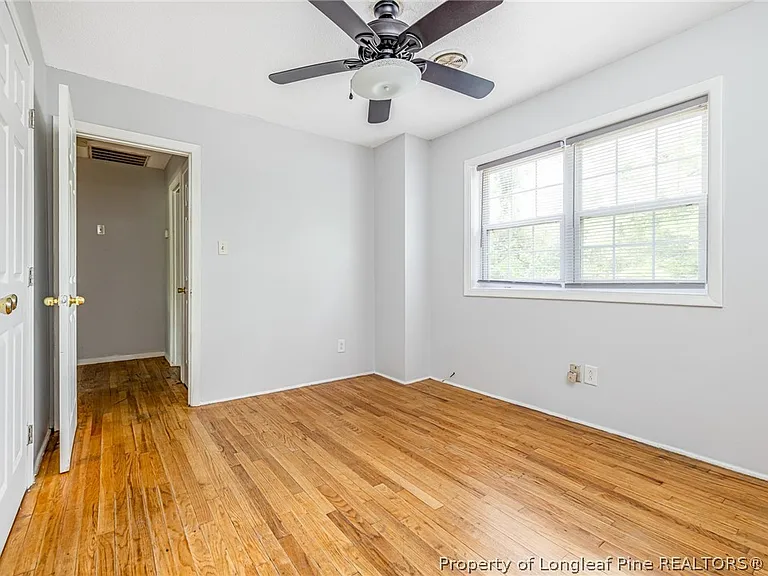 2328 Barrington Cir — Photo 26