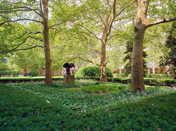 330 East 33rd Street image 17 of 18