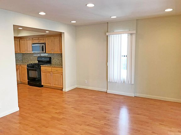 3rd image of 506 N Kenwood St APT 5