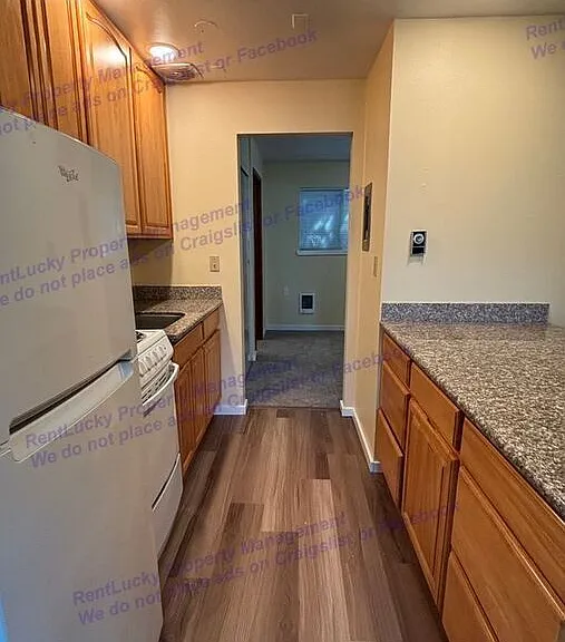 2484 Dexter Ave N #4 — Photo 7