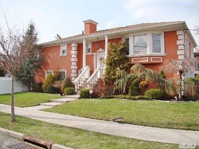 13847 11th Ave, Flushing, NY, 11357