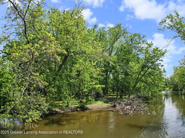 2550 Webster Rd, Lansing, MI 48917