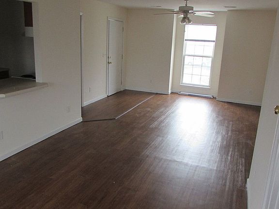 4th image of 2826 Hemlock Ct APT B