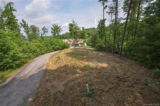 2nd image of 9 Berry Crest Ln