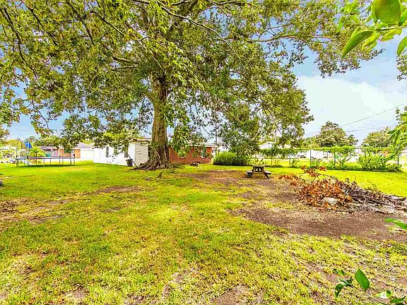 4th image of 113 Smithwillow Dr