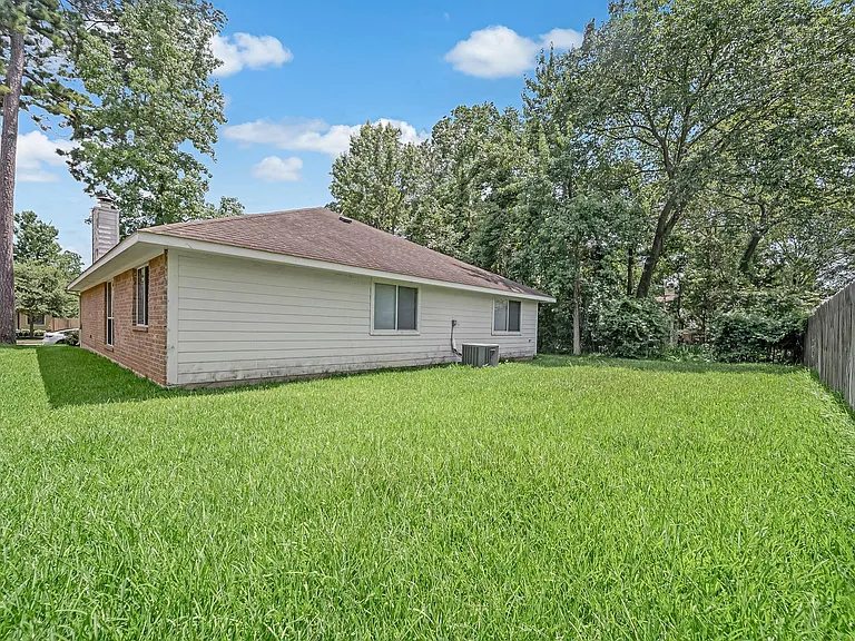 12810 Lake Shore Dr — Photo 27