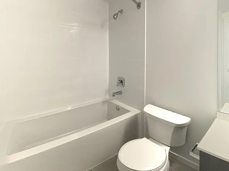 2975 Oak St #205 — Photo 10