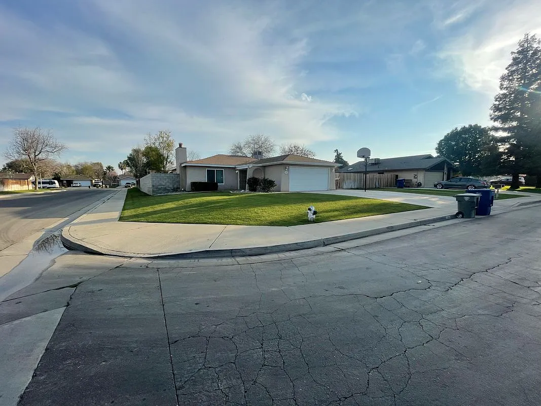 3 bed, 2.0 bath, 1125 sqft, $2,500 — Photo 4