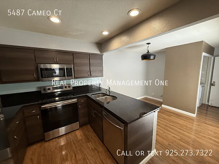 5487 Cameo Ct — Photo 9