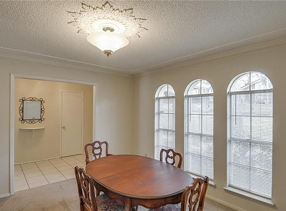 4th image of 705 Sanford Ct