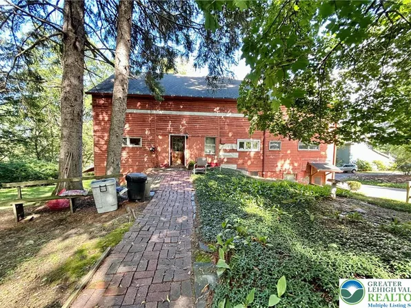 1547 Mill Rd, Bangor, PA 18013