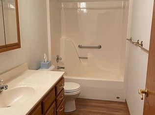 415 Embassy Ct, Sergeant Bluff, IA 51054