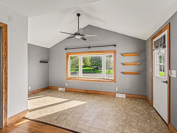 3rd image of 871 64th Ave