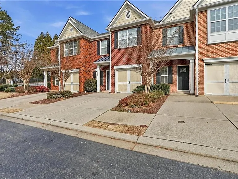5630 Lawley Dr — Photo 3