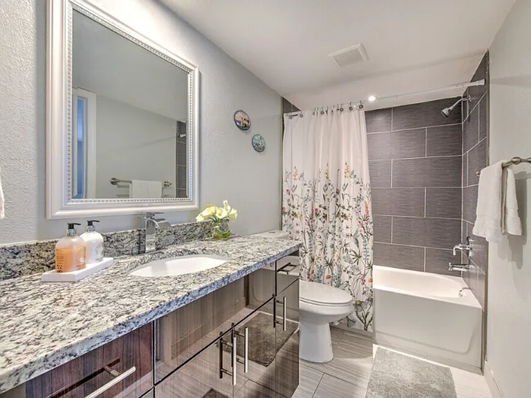 Pearl Cove Apartments — Photo 39