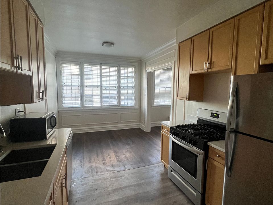 1st image of 1006 Hinman Ave APT 1