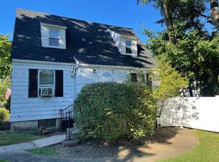 21 Northview Ter, Yonkers, NY 10703