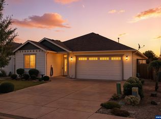 302 SW Applegate Trail Dr, Dallas, OR 97338