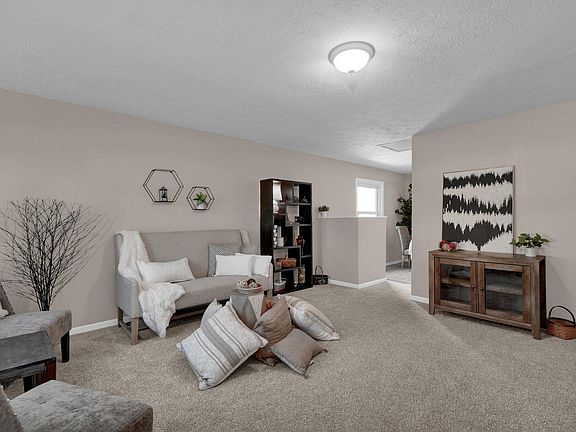 3rd image of 7494 Smithfield Ct