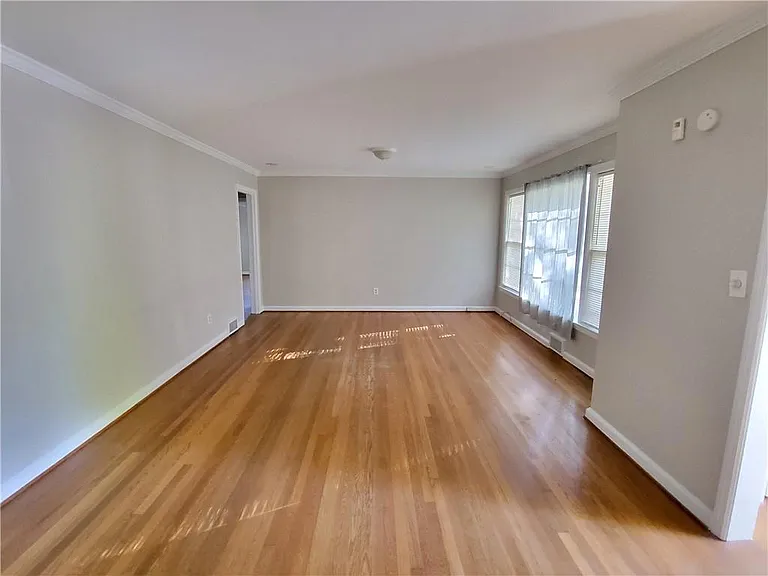 697 Willivee Dr — Photo 3