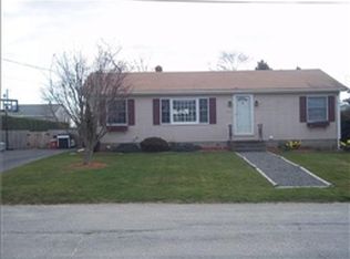 21 Ladeira Ave, Portsmouth, RI 02871