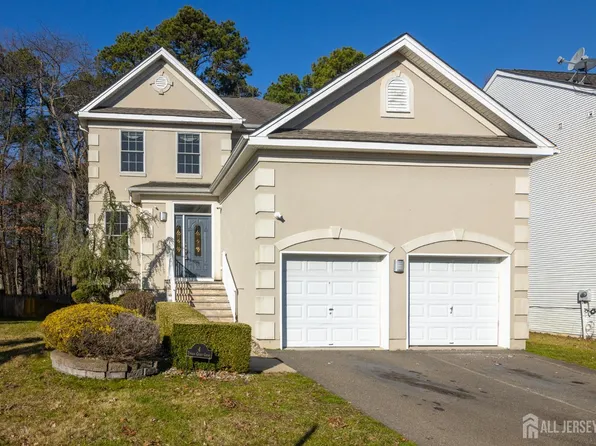 4 Timber Grove Ct, Old Bridge, NJ 08857