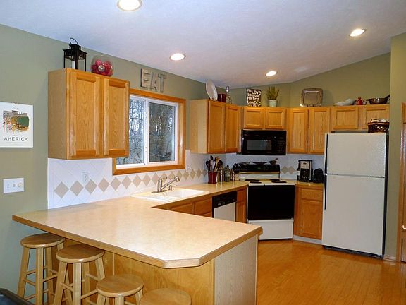 2nd image of 737 Cashew Ct NW