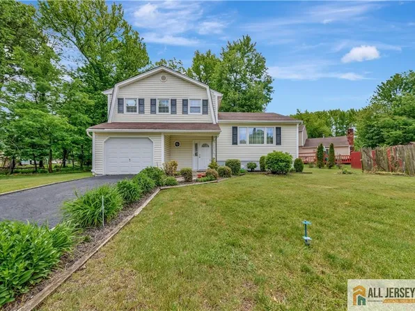 6 Sherry Ct, Edison, NJ 08820