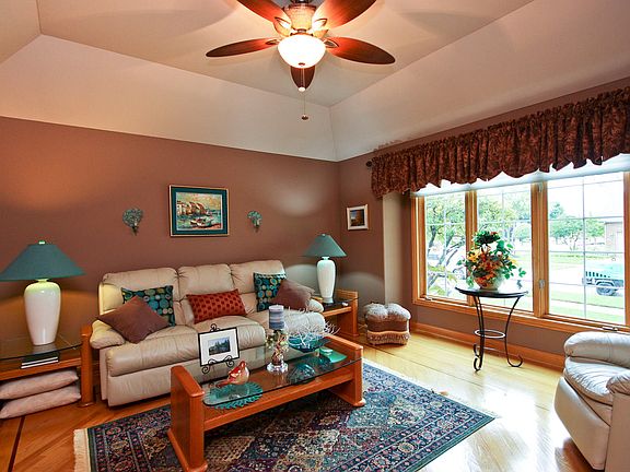 4th image of 10848 Deer Point Dr