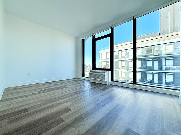 4th image of 228 E 135th St #2405