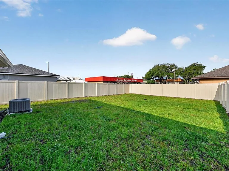32635 Vista Ave — Photo 11