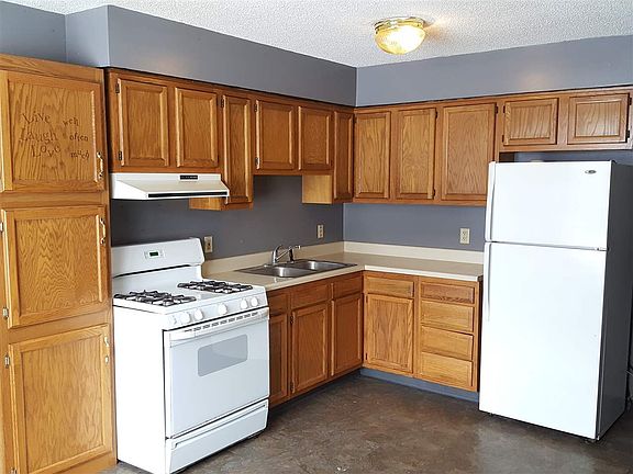 4th image of 317 W Elm St