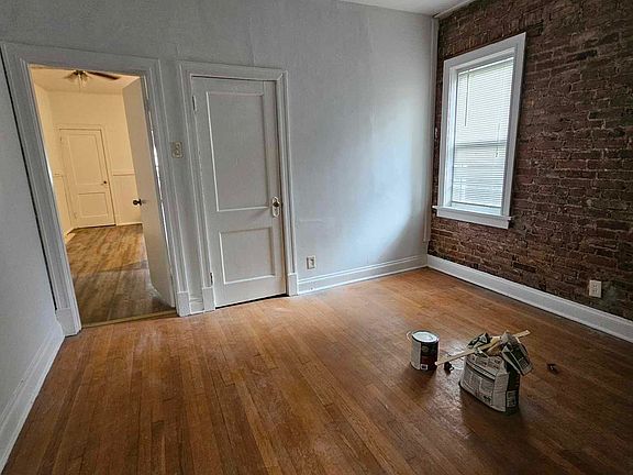 4th image of 7243 Stanley Ave