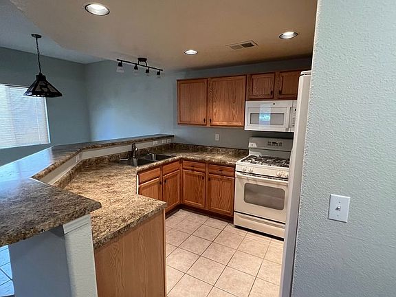 2nd image of 6800 Vista Del Norte Dr NE #1914