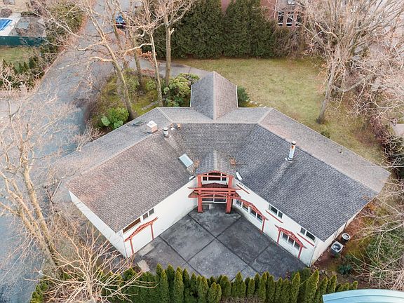 5th image of 50 Louise Ln