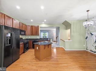 Lincolnshire, Capitol Heights, MD 20743