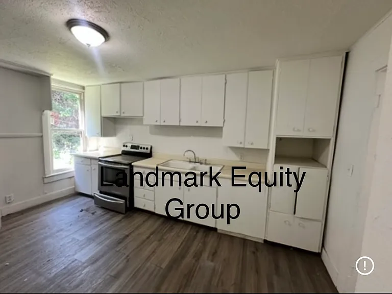 1712 Jules St — Photo 2