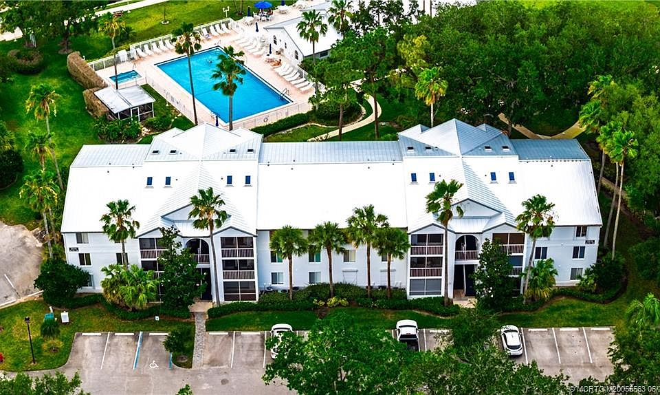 1st image of 2516 SE Anchorage Cv APT H-1