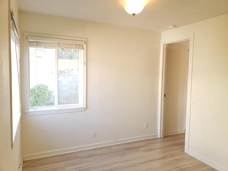310 Perry Ave N — Photo 20