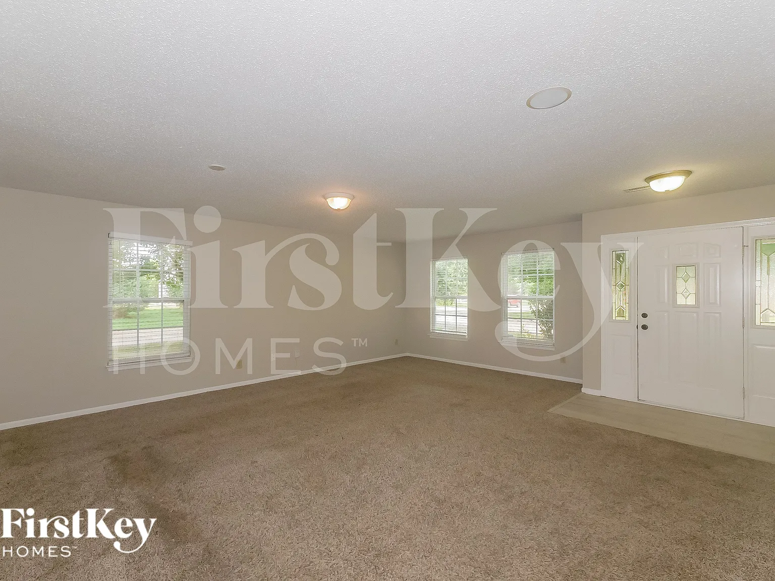 4 bed, 2.5 bath, 3732 sqft, $2,910 — Photo 4