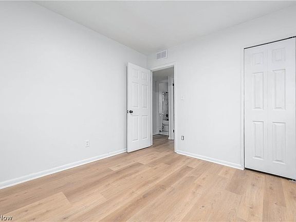 5th image of 3890 E 143rd St