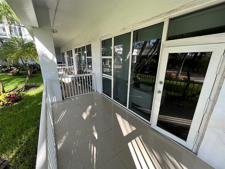 10275 Collins Ave #112 — Photo 18