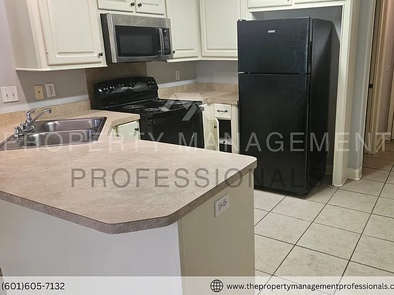 121 Cherry Laurel Cir — Photo 8