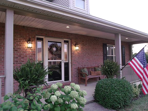 2nd image of 685 Primrose Ct