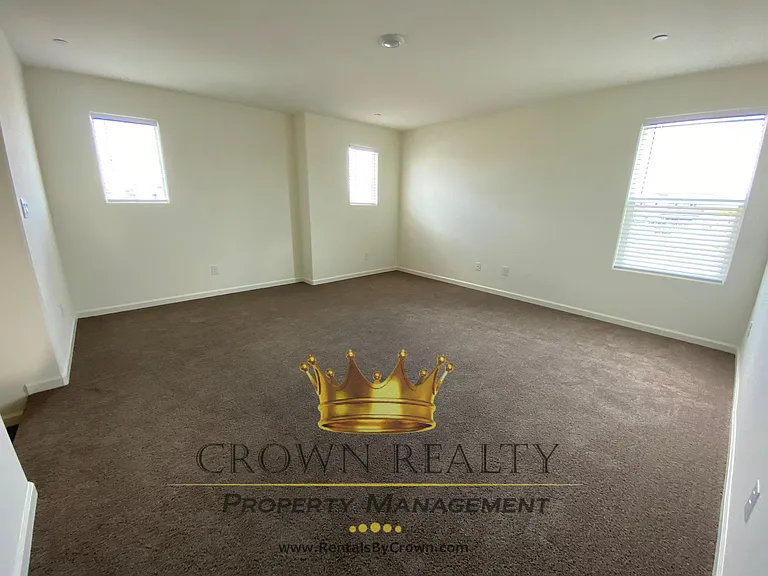 1109 E Elkhorn Ave — Photo 17