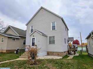 226 9th St SW, Chisholm, MN 55719