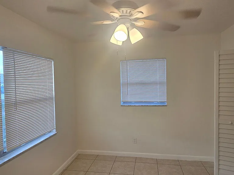 3609 SE 9th Pl #1 — Photo 13